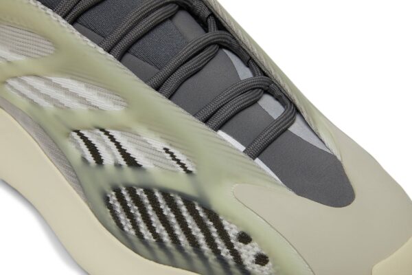 adidas Yeezy 700 V3 Fade Salt ID1674 - Arviolet photo 9