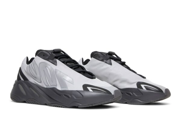 adidas Yeezy Boost 700 MNVN Metallic GW9524 - Arviolet photo 8