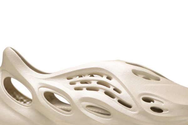 adidas Yeezy Foam RNNR Sand FY4567 - Arviolet photo 2