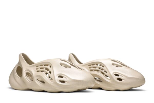 adidas Yeezy Foam RNNR Sand FY4567 - Arviolet photo 8