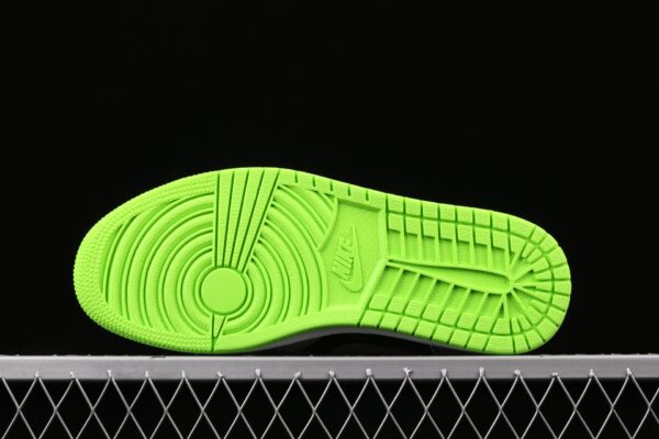 Jordan 1 Retro High Neutral Grey Volt 555088-070 - Arviolet photo 6