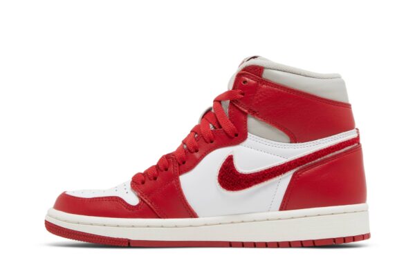 Jordan 1 Retro High OG Varsity Red (Women's) DJ4891-061 - Arviolet photo 3