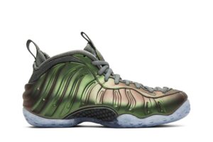 Nike Air Foamposite One Iridescent (Women's) AA3963-001 - Arviolet photo 1