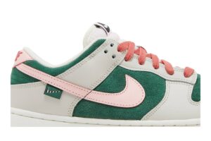 Nike Dunk Low SE All Petals United Fir Green (Women's) FN8923-061 - Arviolet photo 2