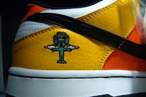 Nike SB Dunk Low Raygun Home 304292-802 - Arviolet photo 7