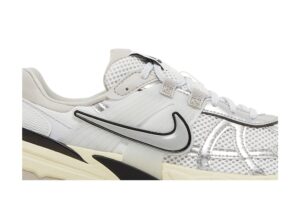 Nike V2K Run Summit White Metallic Silver (Women's) FD0736-100 - Arviolet photo 2