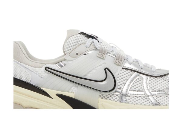 Nike V2K Run Summit White Metallic Silver (Women's) FD0736-100 - Arviolet photo 2