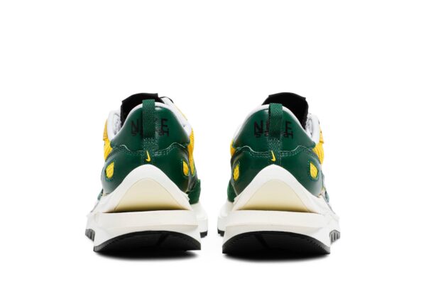 Nike Vaporwaffle sacai Tour Yellow Stadium Green CV1363-700 - Arviolet photo 6